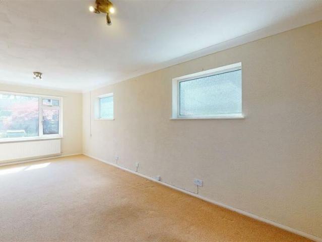 House for rent in River, Ash