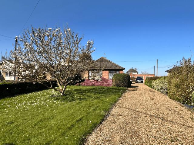 Bungalow for rent in Crowland, Gosberton Clough