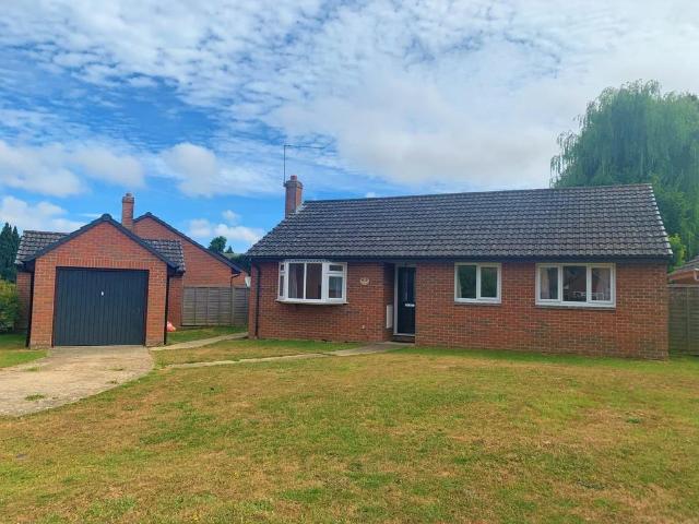 Bungalow for rent in Carisbrooke, Isle Of Wight