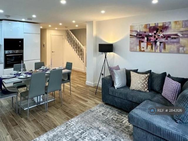 House for rent in London Borough of Croydon, Selsdon