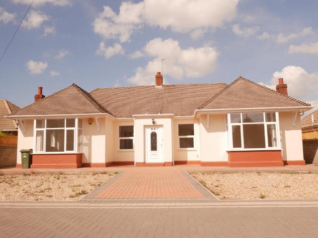 Bungalow for rent in Weston-super-mare, North Somerset