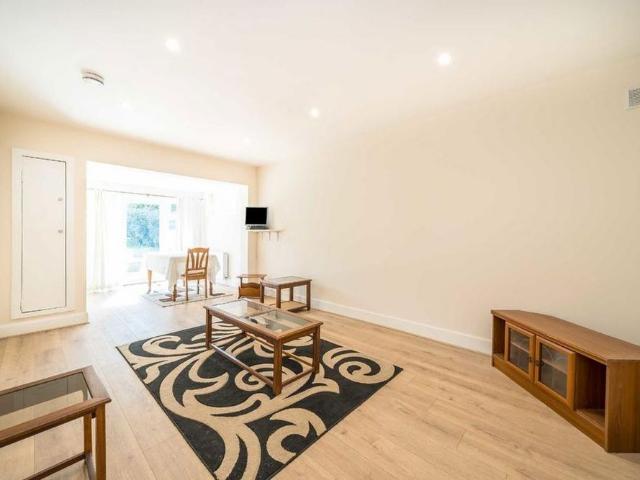 House for rent in London Borough of Croydon, Greater London