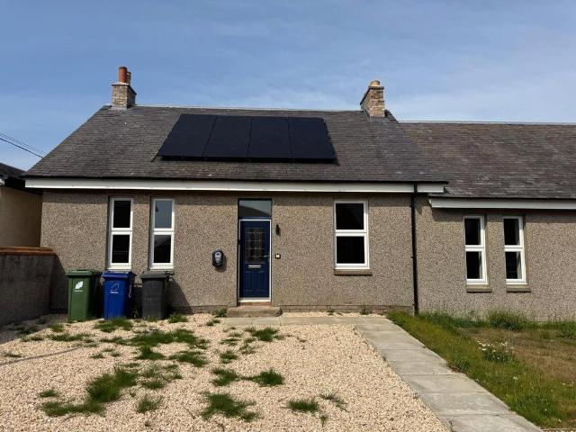 Bungalow for rent in Sewell, Scotland