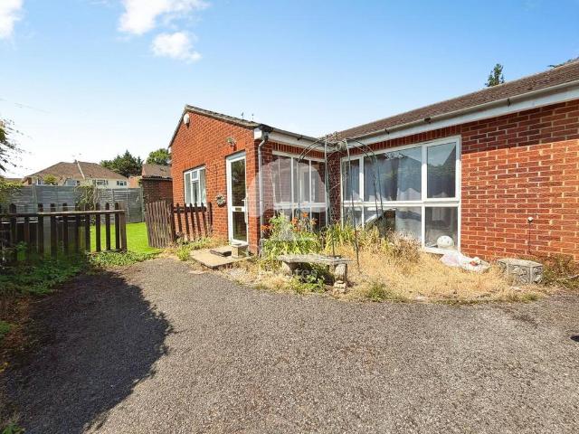 Bungalow for rent in St Marks, Maidenhead