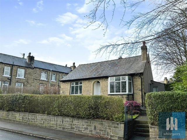 Bungalow for rent in Huddersfield, West Yorkshire