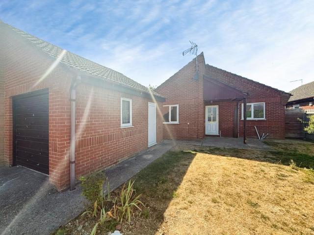 Bungalow for rent in Four Gotes, Cambridgeshire