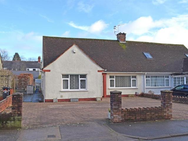 Bungalow for rent in Birchgrove, Cardiff