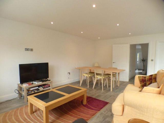 House for rent in Pachesham Park, Surrey