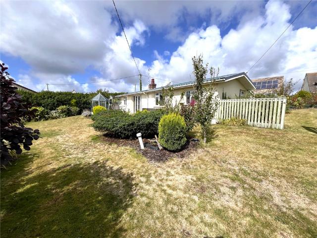 Bungalow for rent in Lamphey, East Trewent