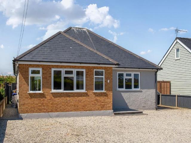 Bungalow for rent in Greatstone on Sea, Folkestone and Hythe
