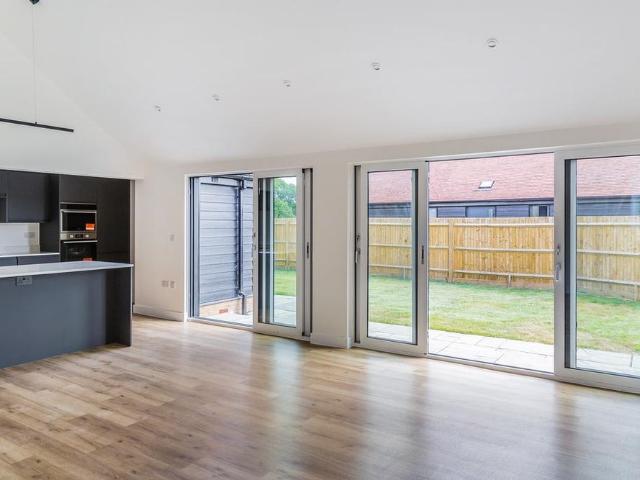 House for rent in Pachesham Park, Surrey
