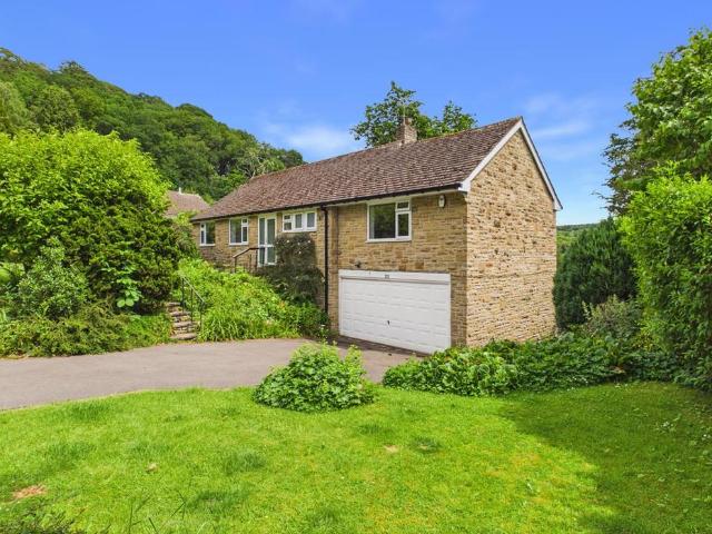 Bungalow for rent in Froggatt, East Midlands