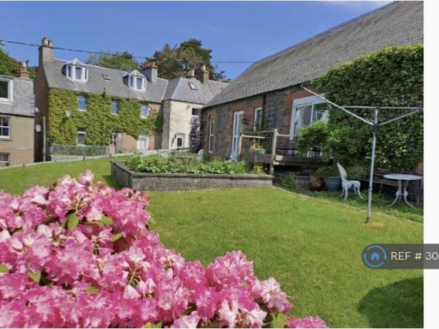 Bungalow for rent in Stow, Scotland