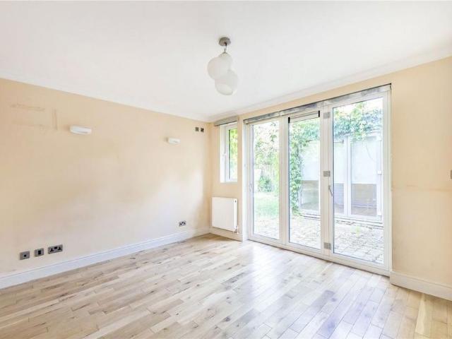House for rent in Mapesbury, Greater London