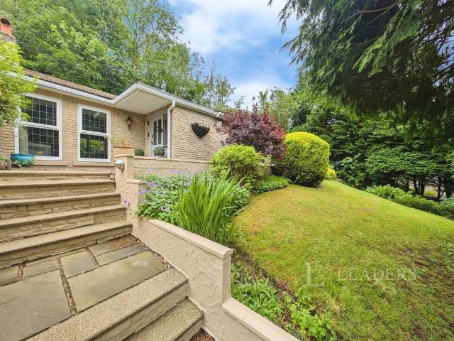 Bungalow for rent in Disley