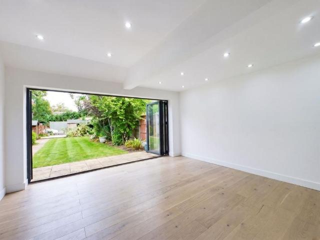 House for rent in Gants Hill, Greater London