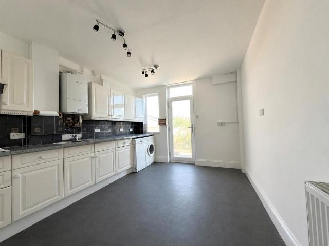 Bungalow for rent in Blendon, Greater London