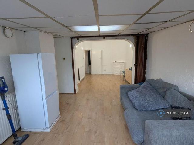House for rent in South Hornchurch, Greater London