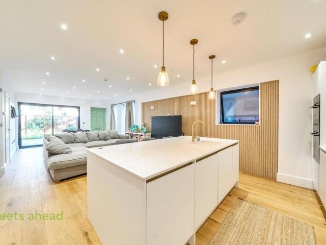 House for rent in London Borough of Croydon, Greater London