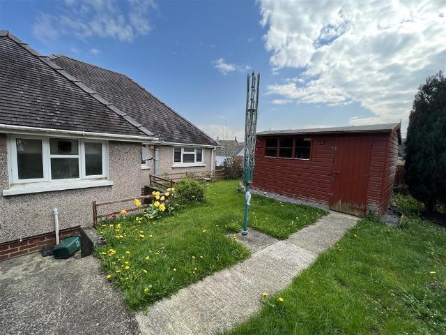 Bungalow for rent in Coedffranc, Skewen
