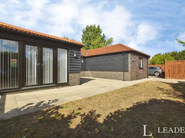 Bungalow for rent in Duton Hill, Essex