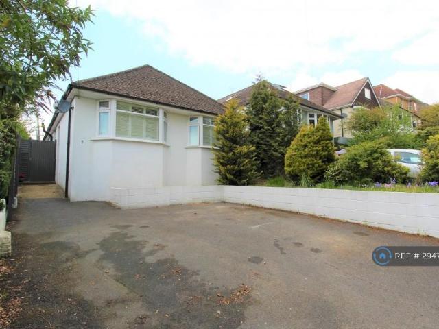 Bungalow for rent in Upper Parkstone, Poole