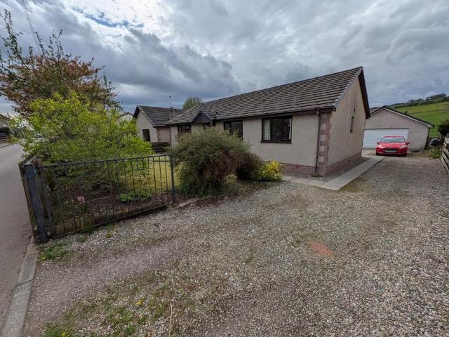 Bungalow for rent in Alyth, Scotland