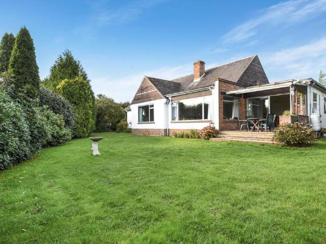 Bungalow for rent in Pennington, Ashurst Bridge