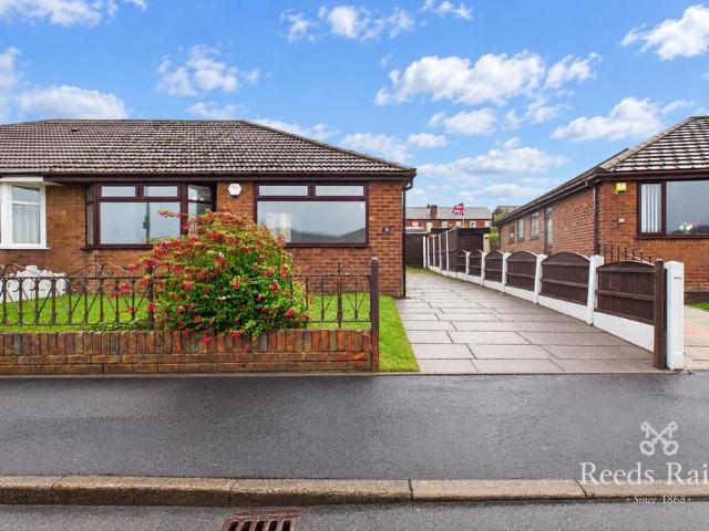 Bungalow for rent in Rose Hill, Wigan