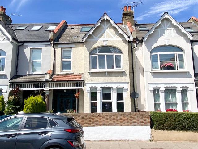 Bungalow for rent in Southfields, Greater London