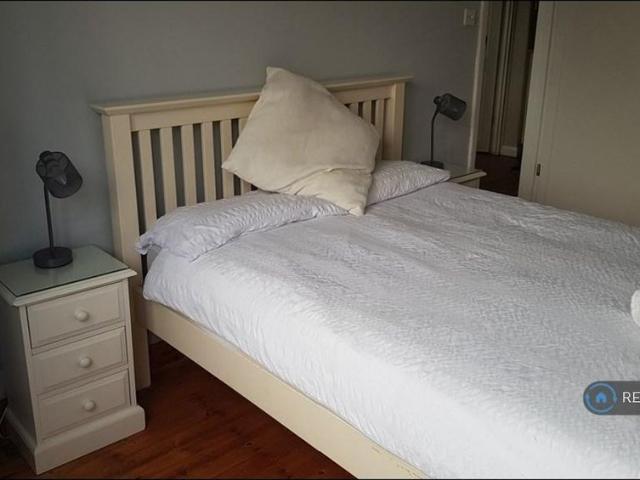 House for rent in Blackhills, Surrey