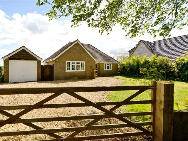 Bungalow for rent in Preston Capes, Northamptonshire