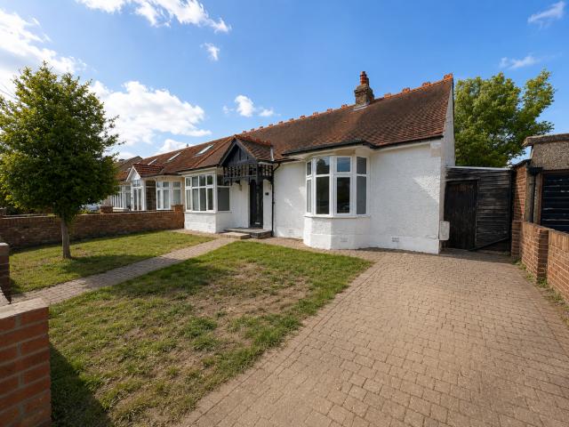 Bungalow for rent in Clayhall, Isle Of Man