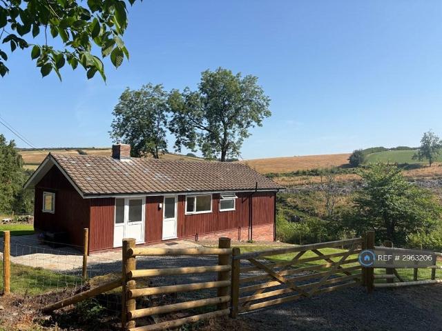 Bungalow for rent in Chapel Lawn, Shropshire