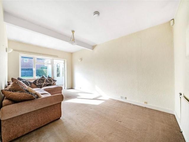 House for rent in Row Town, Surrey