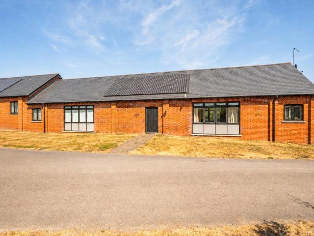 Bungalow for rent in Buckinghamshire