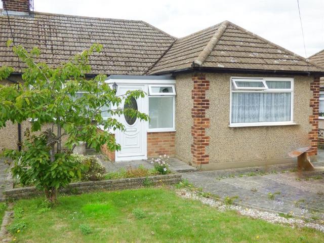 Bungalow for rent in Barling, Essex