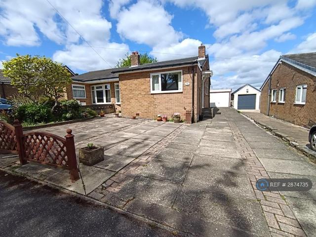 Bungalow for rent in Armitage Bridge, West Yorkshire