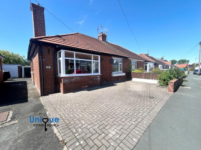 Bungalow for rent in Cabus, Lancashire