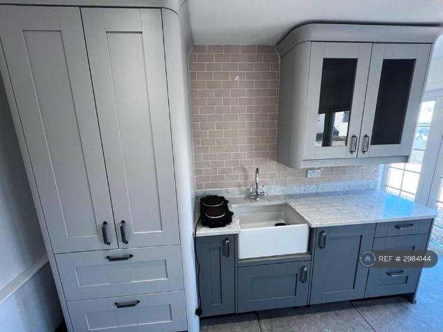 House for rent in Fole, Surrey