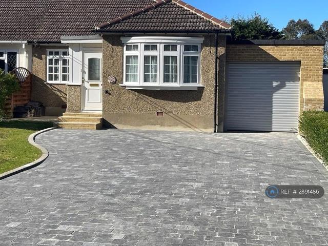 House for rent in Pilgrims' Hatch, Navestock Side