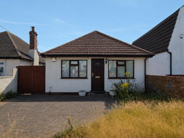 Bungalow for rent in Greater London