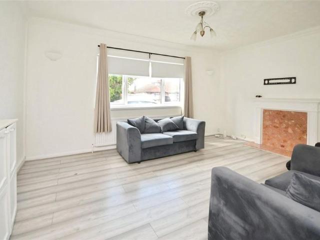 House for rent in Rush Green, Greater London