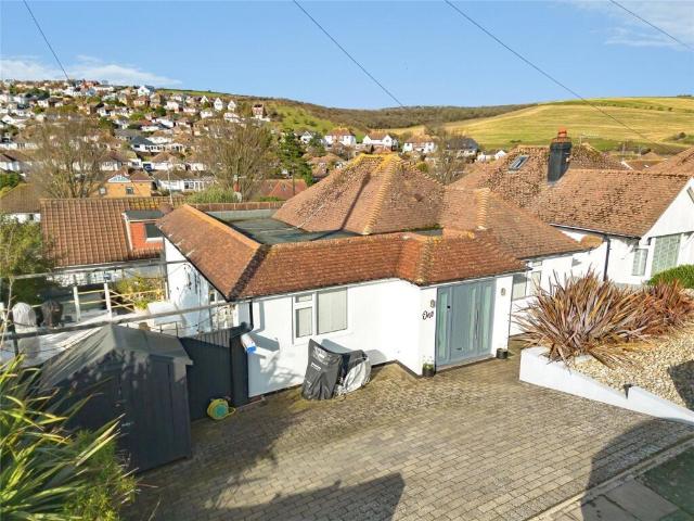 Bungalow for rent in Saltdean, Brighton & Hove