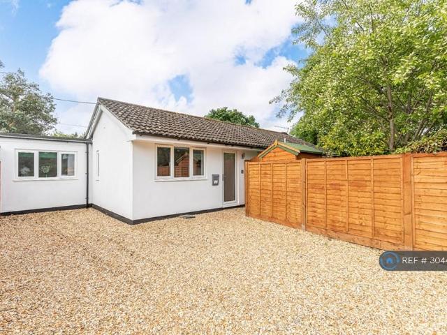 Bungalow for rent in Ashurst Bridge, Hampshire