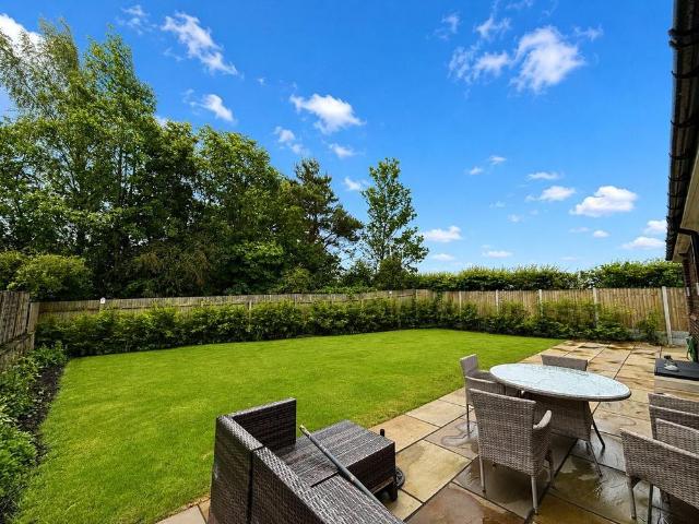 House for rent in Burnedge, Greater Manchester