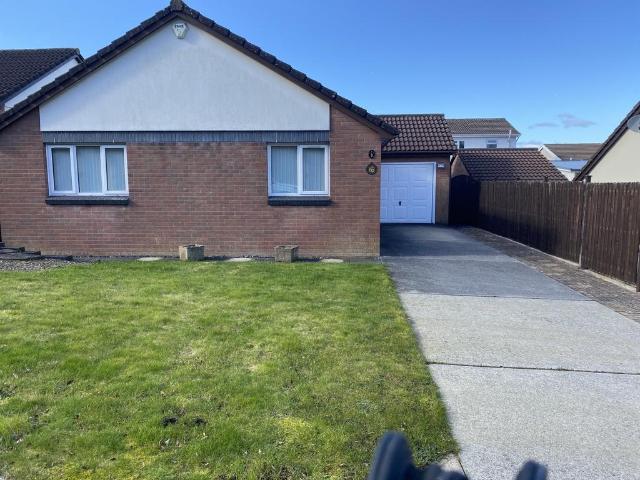 Bungalow for rent in Gowerton, Wales