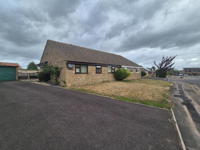 Bungalow for rent in Merriott, Somerset