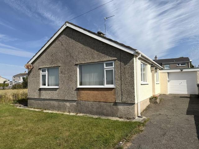 Bungalow for rent in Rhosybol, Wales