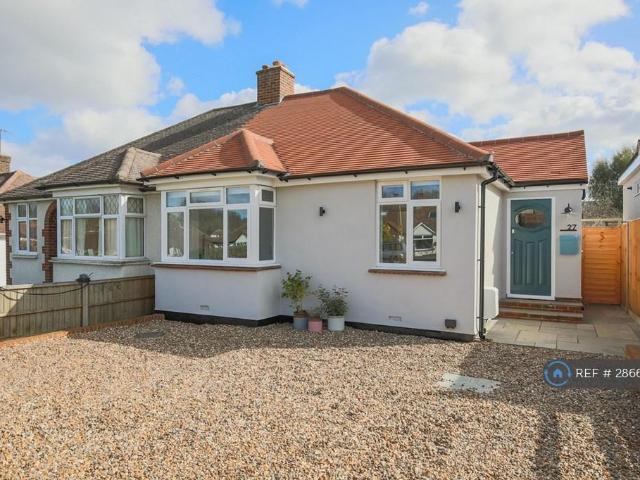 Bungalow for rent in Pachesham Park, Isle Of Man